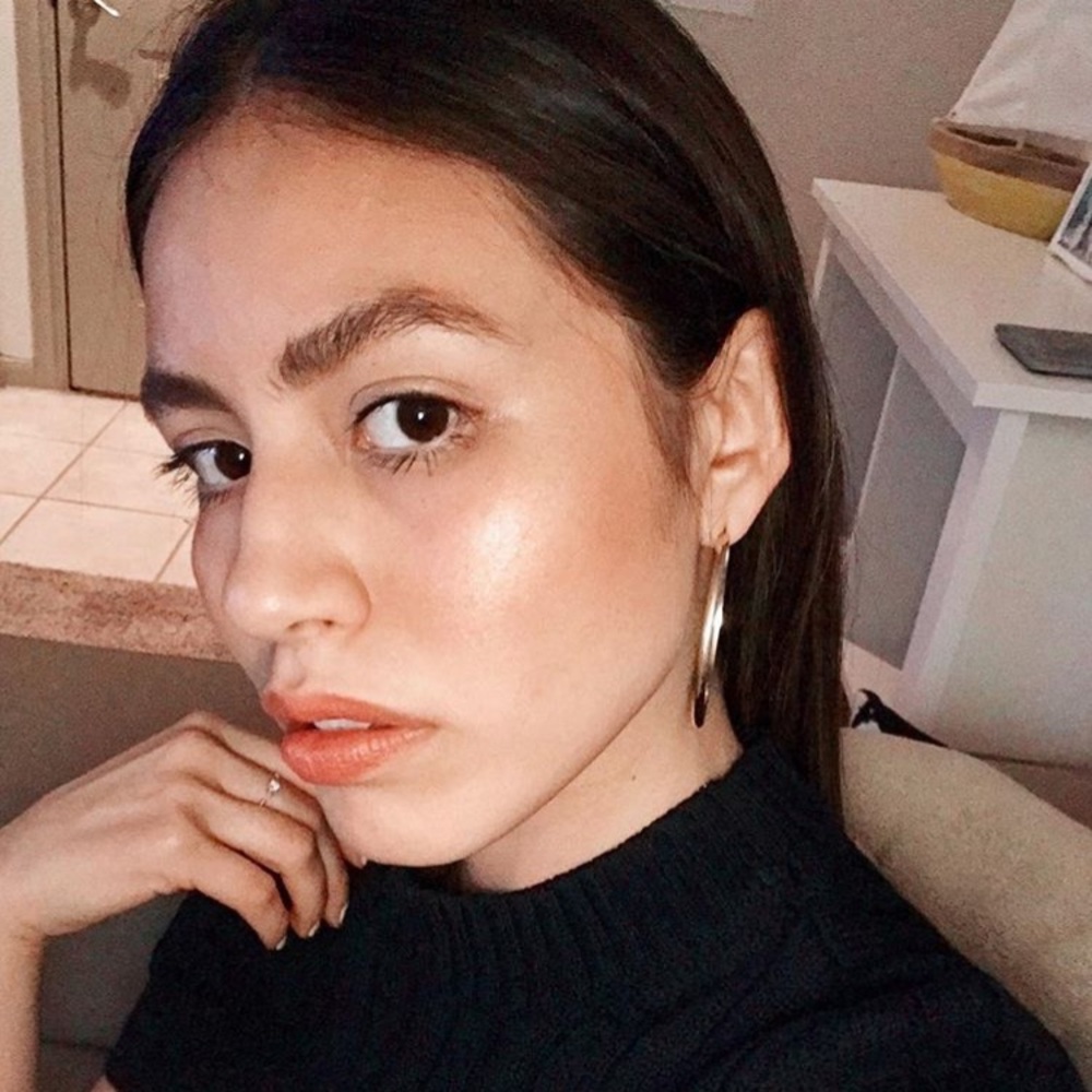 Meet your Posher, Laura.